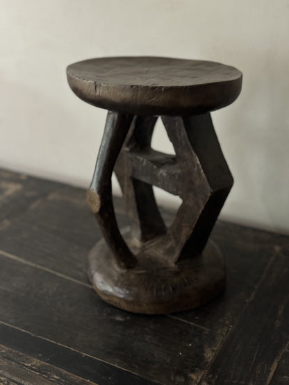 TABOURET TONGA N4 - ZIMBABWE