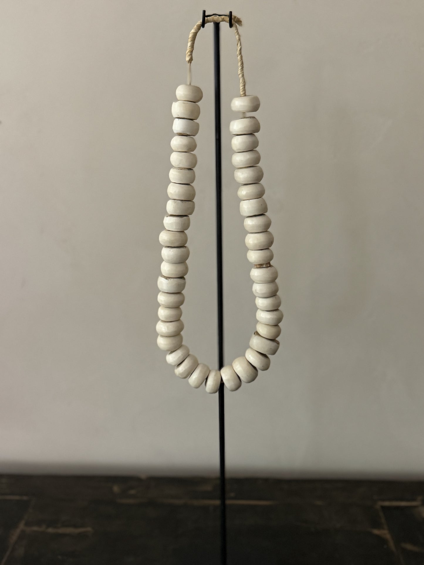 COLLIER PERLES EN OS DISQUES ÉPAIS - KENYA