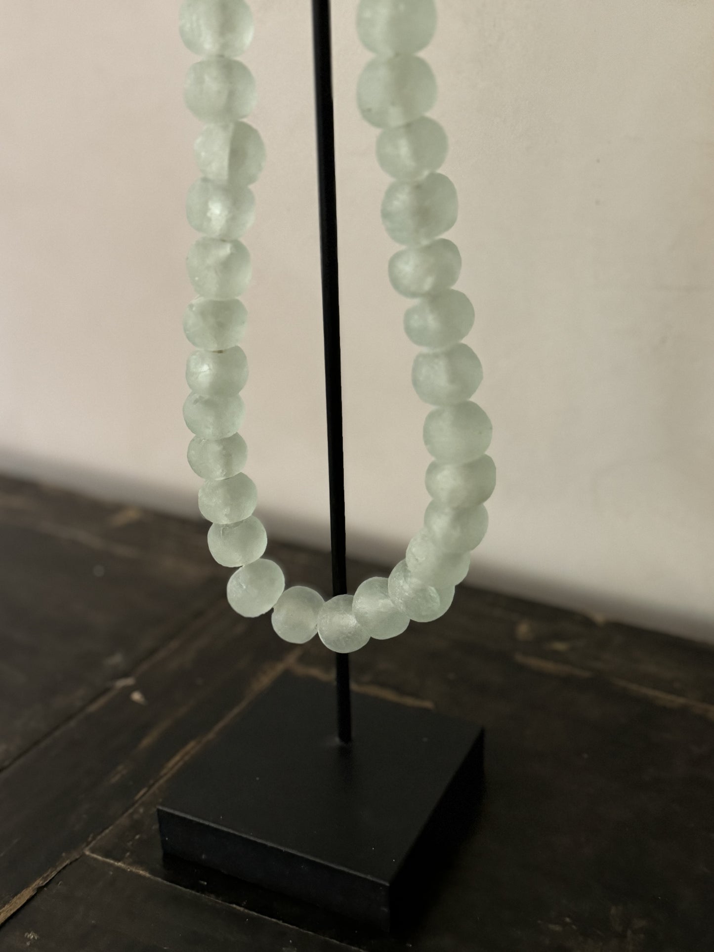 COLLIER GROSSES PERLES DE VERRE AQUA - GHANA