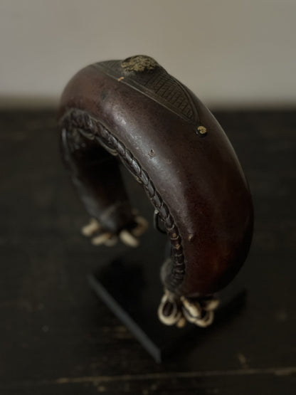 BRACELET CUIR AVEC CAURIES - CAMEROUN