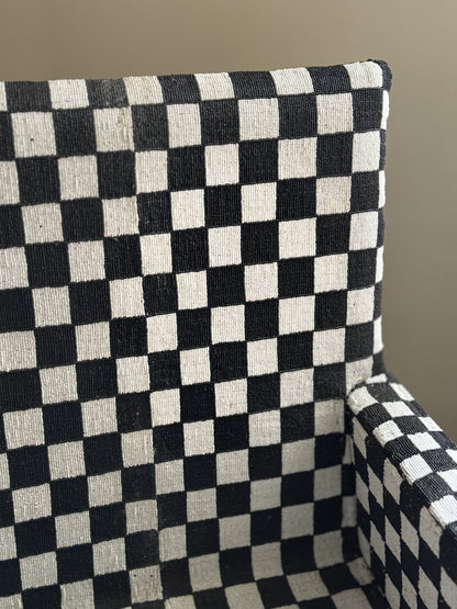 FAUTEUIL PERLÉ DAMIER NOIR ET BLANC - NIGERIA