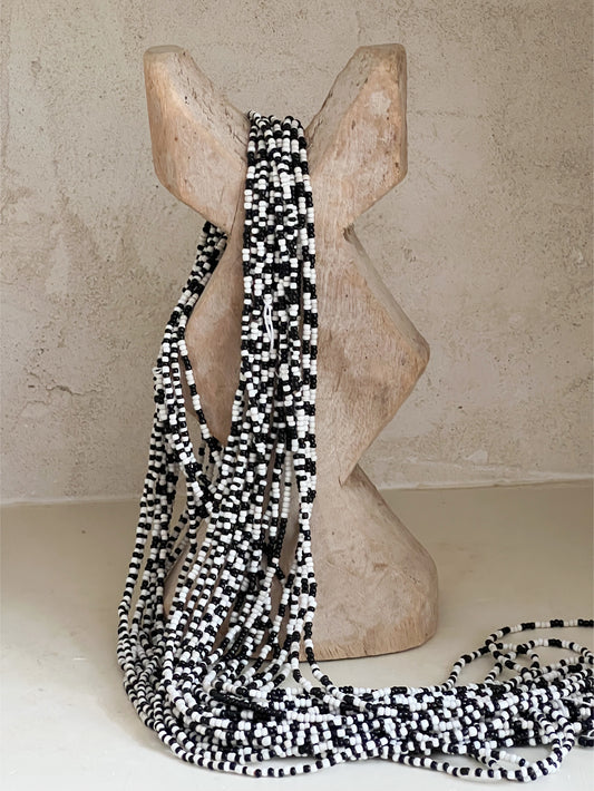 Collier perles de verre N&B | Zimbabwe 75 cm